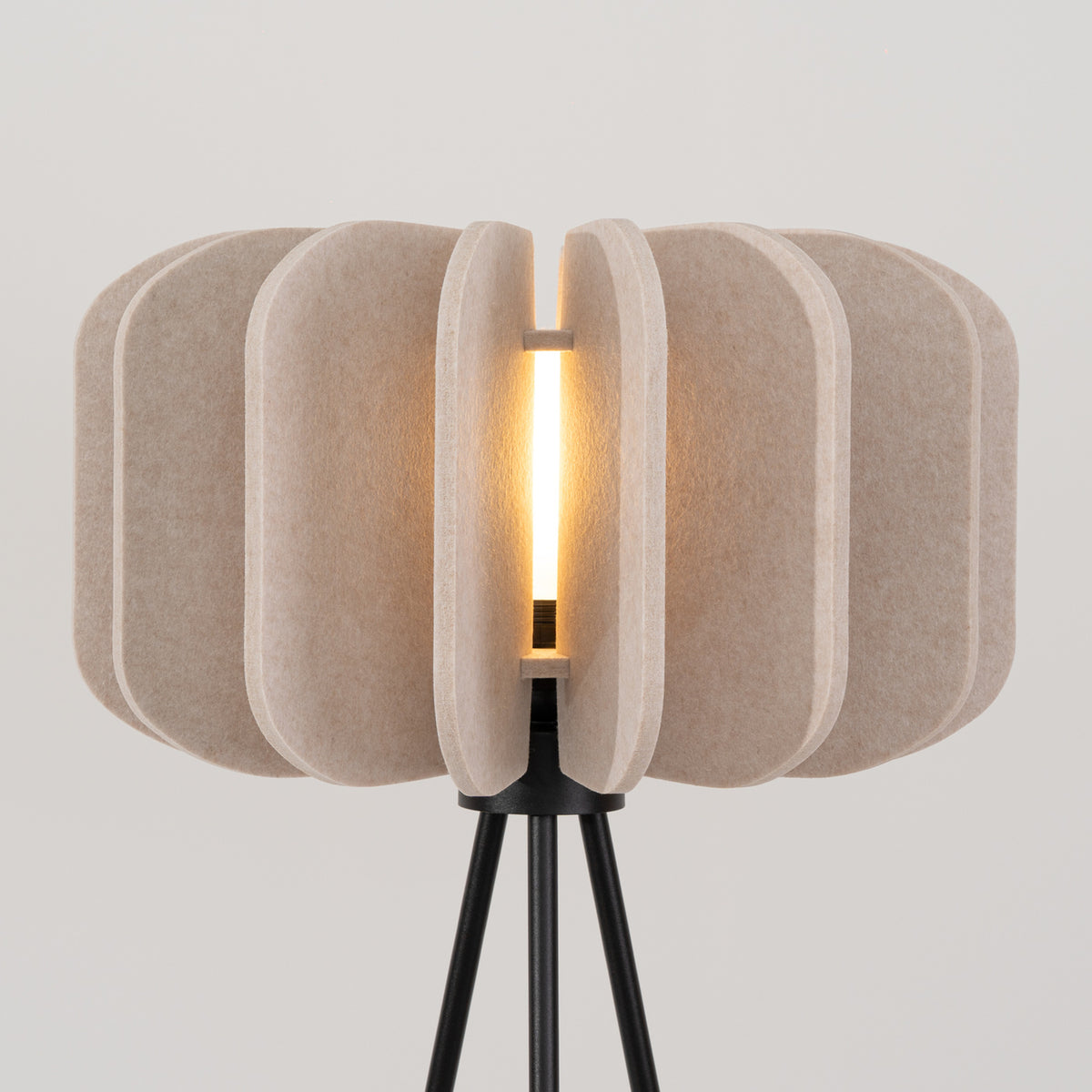 Mula 45 Floor Lamp – Beige / Black, view 13