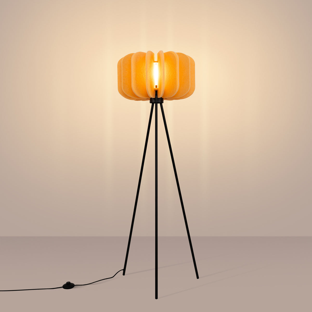 Mula 45 Floor Lamp – Yellow / Black, view 11