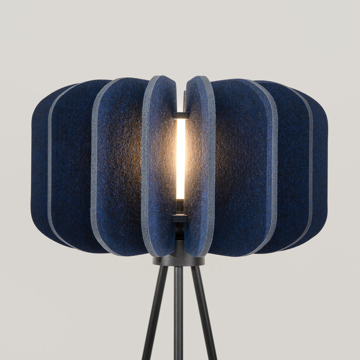 Mula 45 Floor Lamp – Navy / Black, view 15