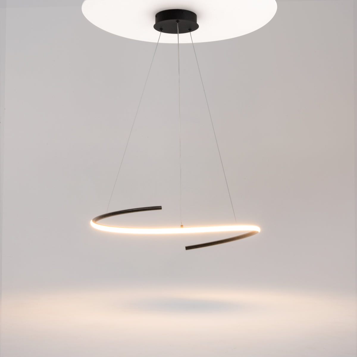 Curve LED Pendant Light – 31W – Black / White (MOD242PL-L33BK), view 4